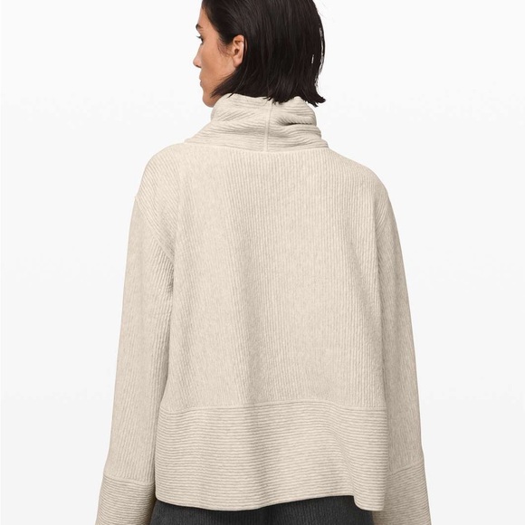 Lululemon retreat yourself pullover - Picture 6 of 6